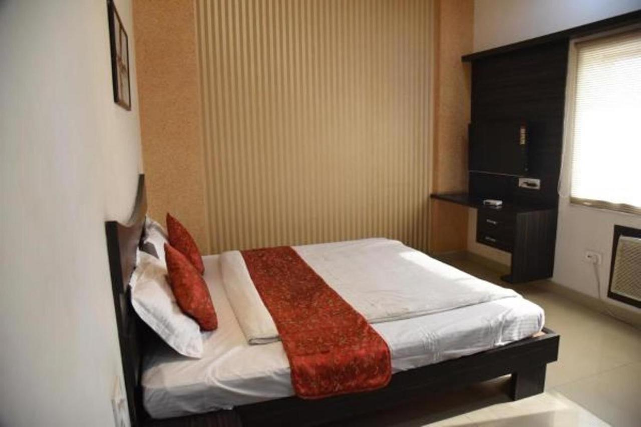 Hotel Pink Pearl Raigarh Exterior foto